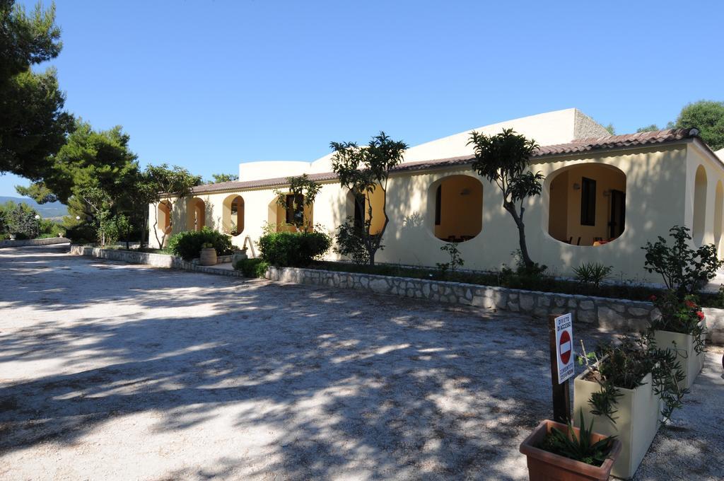 Villaggio Santo Stefano Βιέστε Εξωτερικό φωτογραφία